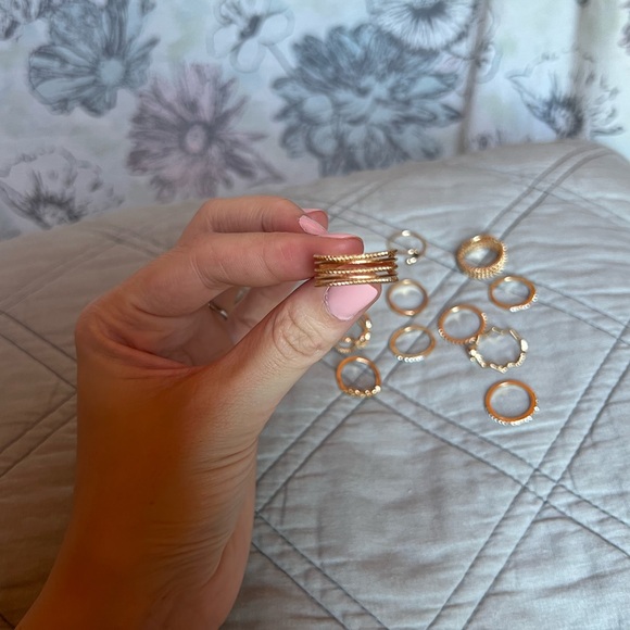 🌟Gold Assorted Rings🌟 - Picture 2 of 12